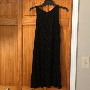 Black sleeveless dress